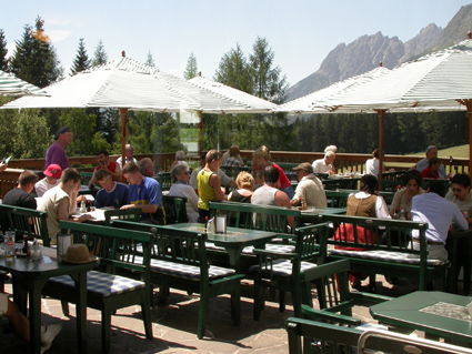 Datei:Gastgarten.jpg