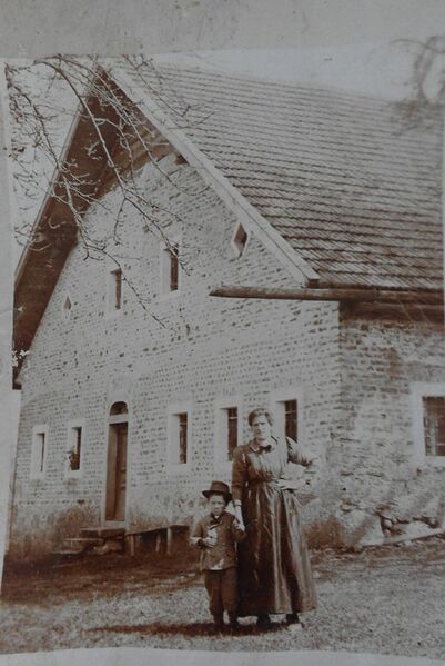 Datei:Raschbach-3-Frau Mielacher - ca. 1925.jpg