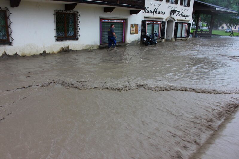 Datei:Hochwasser Straß 2013.jpg