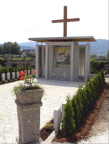 Datei:Kriegerdenkmal Seewalchen.jpg