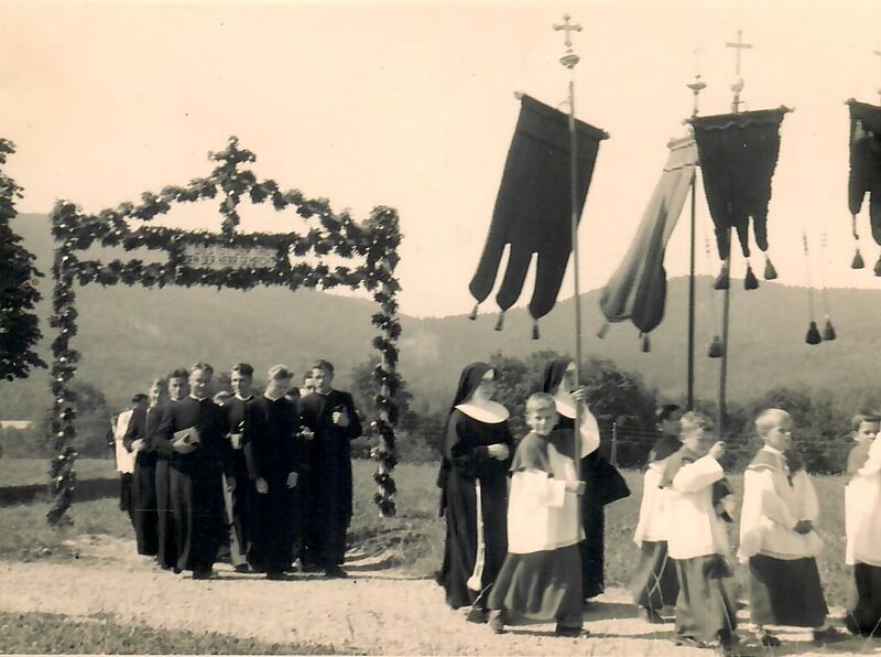 Datei:Primiz-Ministranten.jpg