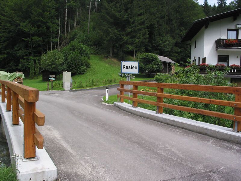 Datei:Kasten-Ortstafel-2018.jpeg
